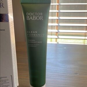 Cleanformance Renewal Overnight Mask - Green